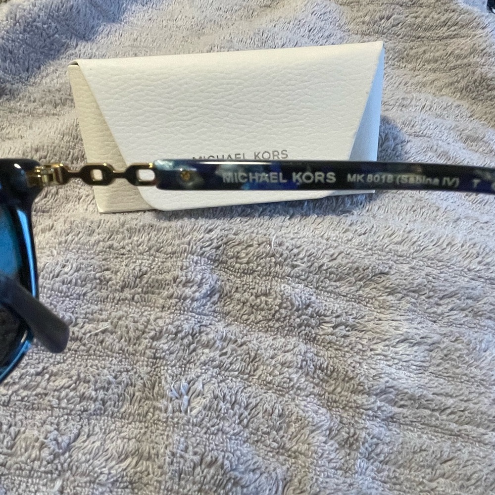 Michael Kors Sunglasses. - Picture 3 of 7